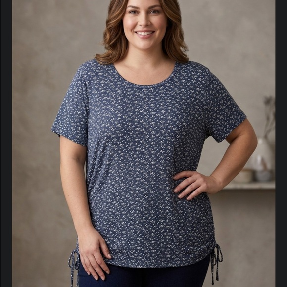 my style Tops - Scoop Neck Short Sleeve Tee in Dusty Blue Floral